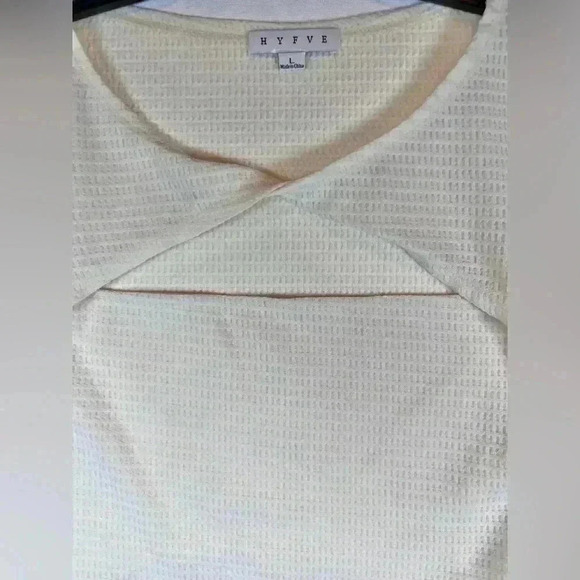 HYFVE waffle knit top blouse size Large cropped long sleeve stretch city keyhole - Picture 2 of 8